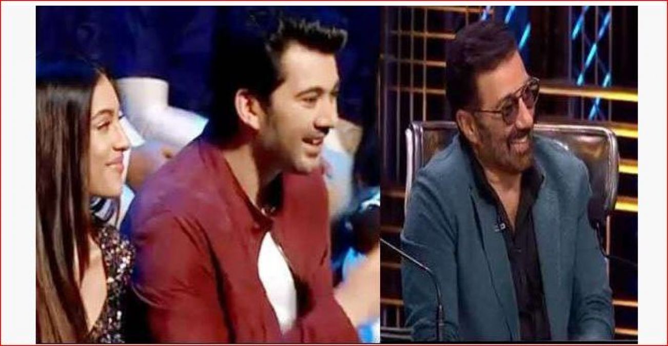 In front of Sunny Deol, host Karan Wahi asked such a question to Karan Deol that he was stunned!