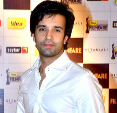 Aamir Ali shared daughter Ayra's first glimpse