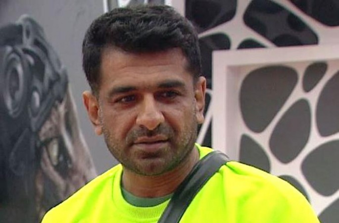 BB14: Eijaz Khan becomes first finalist, apologises to Rubina