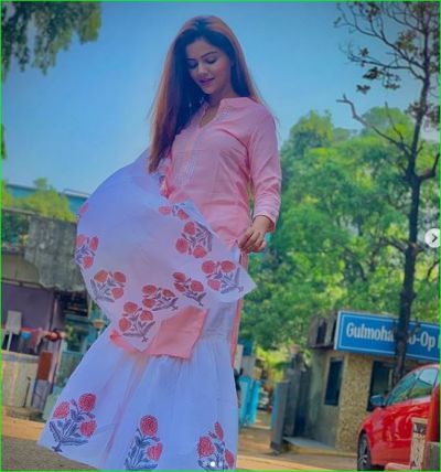 Rubina shares her new pictures in pink salwar kameez, See photos here