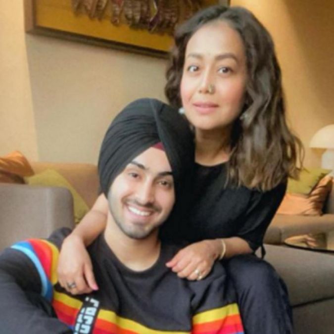 Neha Kakkar shares 'First Kiss' video, husband Rohanpreet reacts