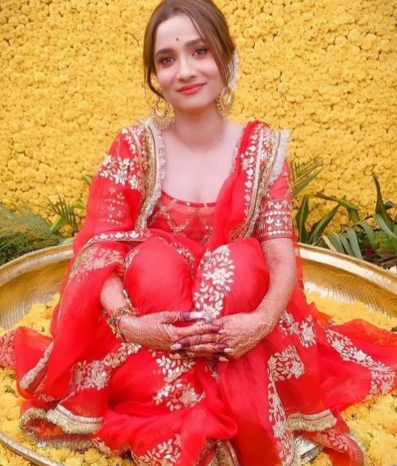 Ankita Lokhande's turmeric ceremony photos revealed, wedding is today