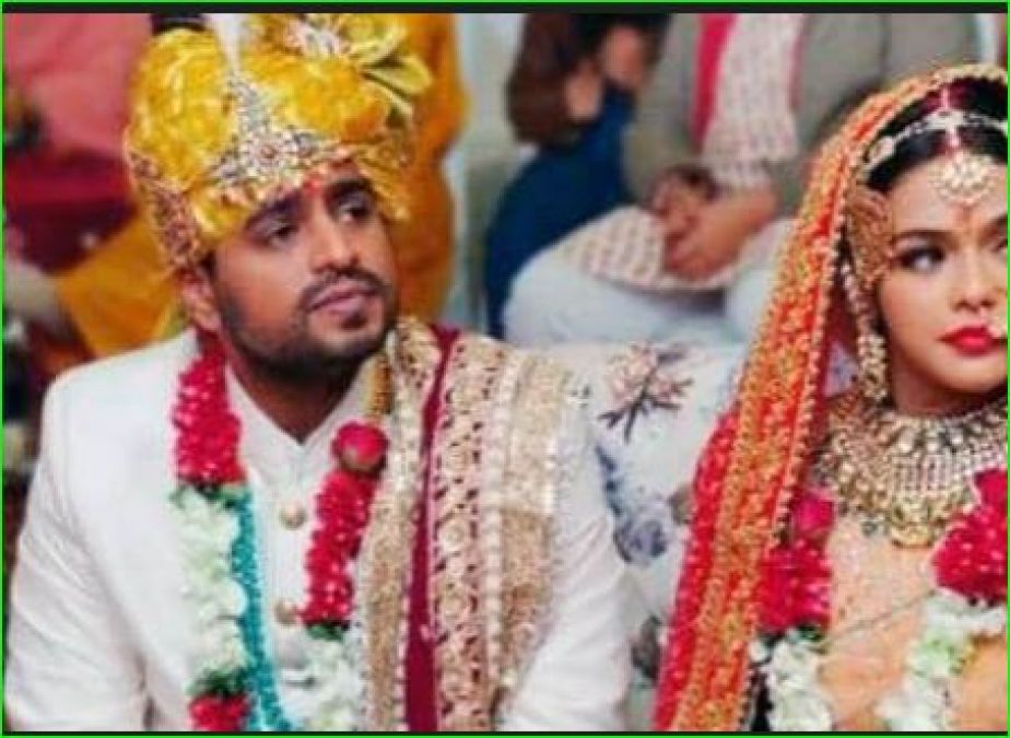 Sonyaa Ayodhya marries Harsh Samorre, Wedding photos surfaced
