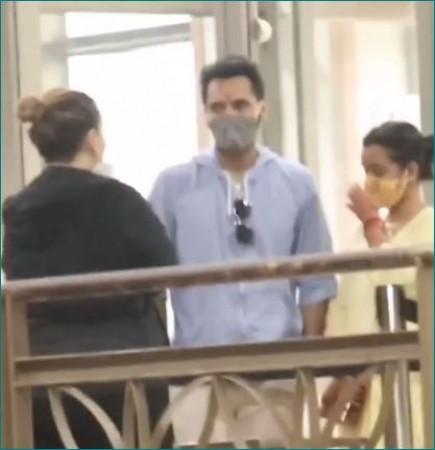 Video: Newlywed Punit Pathak arrives in hospital to meet Remo D'Souza