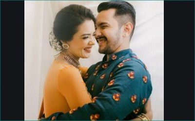 Aditya Narayan shares the first picture with his daughter