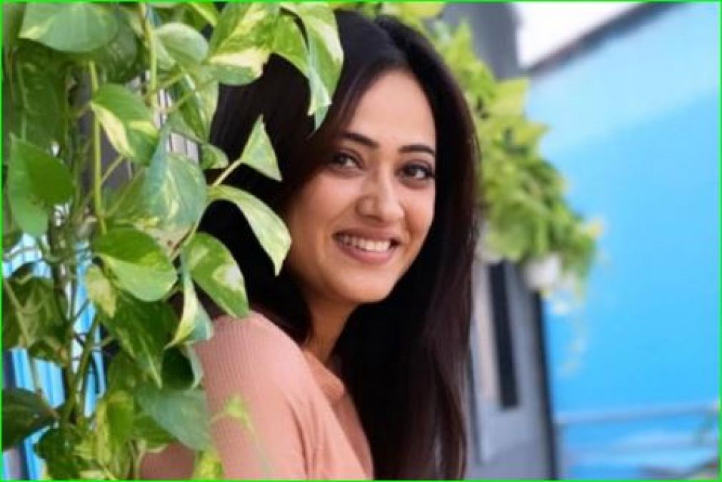 Shweta Tiwari openly speaks about web series, says, 'We should die...'