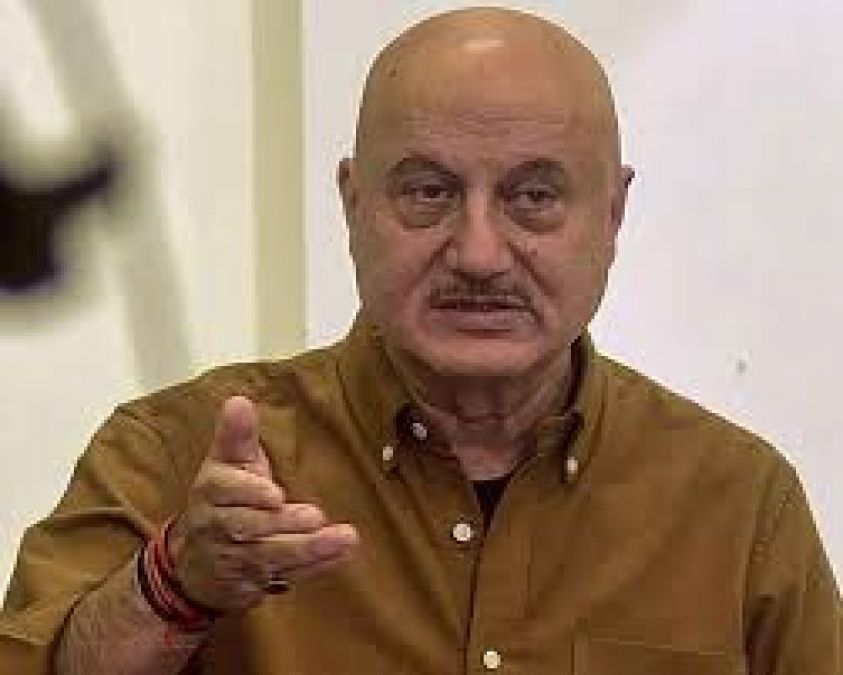 Anupam Kher reprimanded the stars opposing the citizenship law, says 'the property of the country ...'