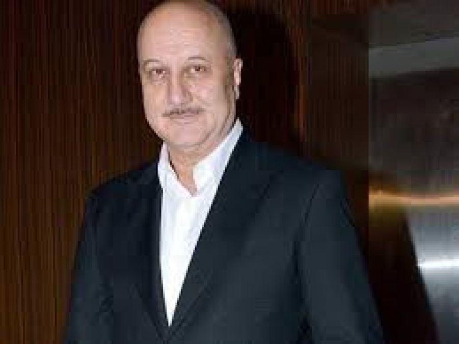Anupam Kher reprimanded the stars opposing the citizenship law, says 'the property of the country ...'