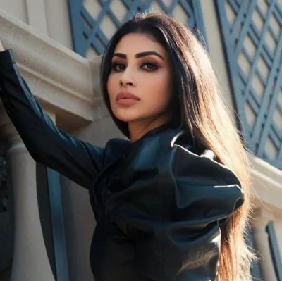 Mouni Roy's ravishing looks in black outfits robbed the fans, pictures on the internet