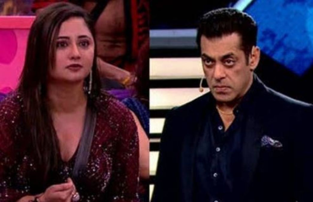 BB13: Aarti fights with Rashmi Desai over her relationship with Siddharth