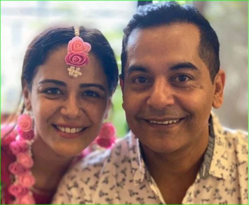 Mona Singh becomes bride wearing a lehenga like Priyanka Chopra, pictures goes viral