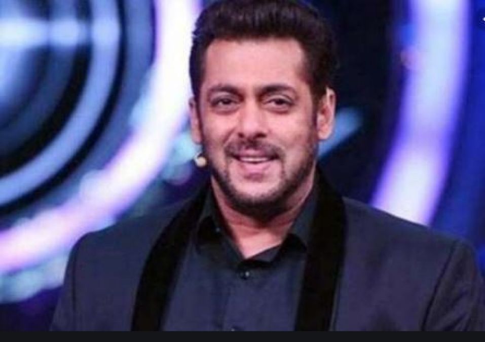 BB13: Salman completes 10 years as host of Big Boss, gets emotional