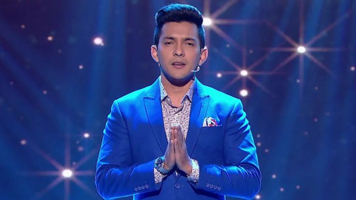 Indian Idol 11: अजय देवगन ने आदित्य की जमकर खिंचाई, बोले- 'इस लुक में ऐसे झंडे...'