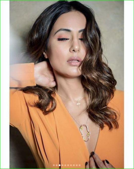 Hina Khan looked very attractive in Orange suit, pictures surfaced