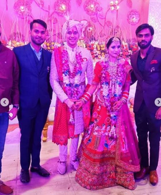 'Ye Hai Mohabbatein' fame actor marries, bride falls while dancing