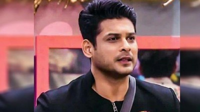 BB13: Female journalist sitting on show turned out to be Siddharth's friend, User wrote- 'Bakwaas show...'