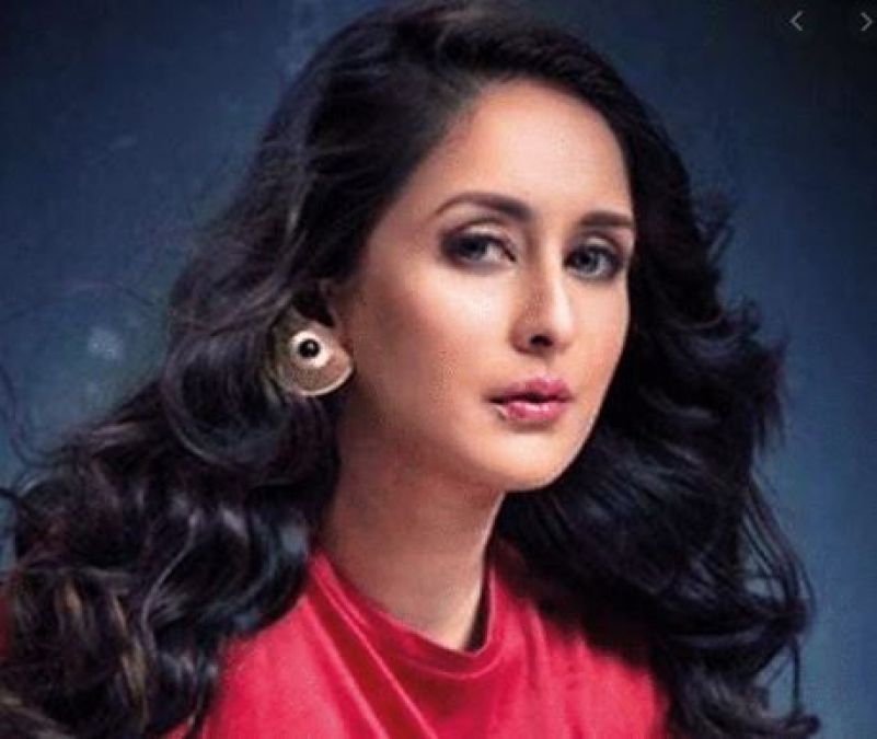 Ex-husband of TV actress Chahat Khanna accused her of dating this actor