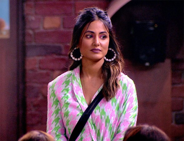Ex- contestant Hina Khan calls BB 13 crazy
