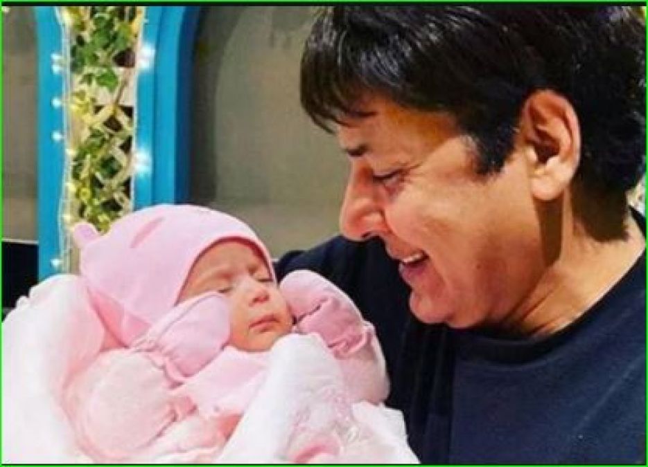 This comedian shared a beautiful picture with Kapil's daughter