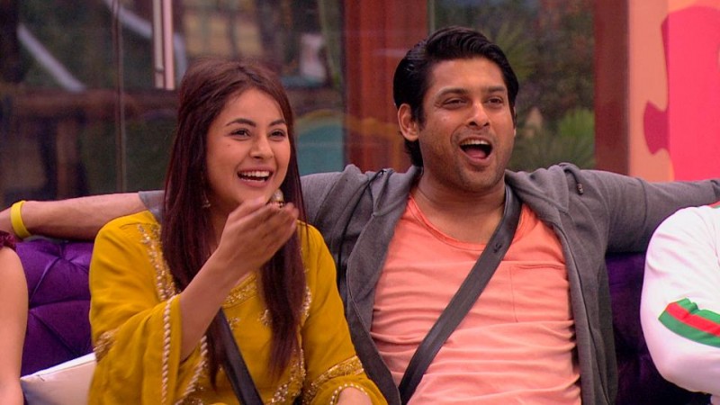 BB13: Hyper man of the show Siddharth Shukla is an expert in making chappati