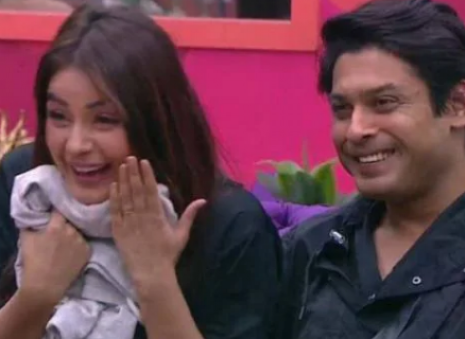 BB13: Siddharth gives this special thing to Shehnaaz in front of Shilpa Shetty