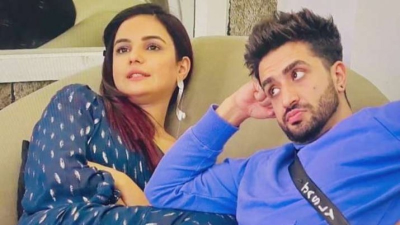 Amid reports of breakup, Jasmin Bhasin shares a strange post, fans are shocked to see