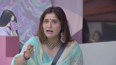 BB13: Aarti Singh gets confuse in GK, makes mistake in name of former Prime Minister
