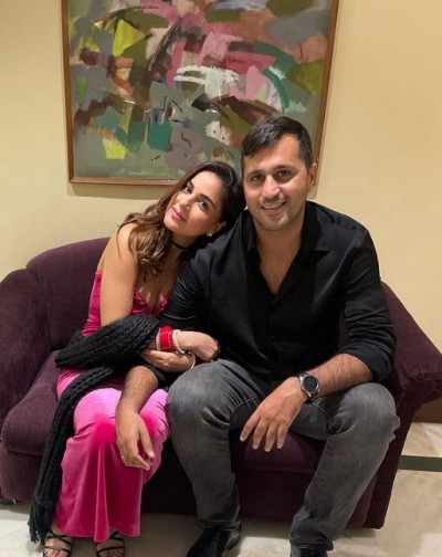 Shraddha Arya arrives on date night with husband, sizzling look grabbed fans' attention