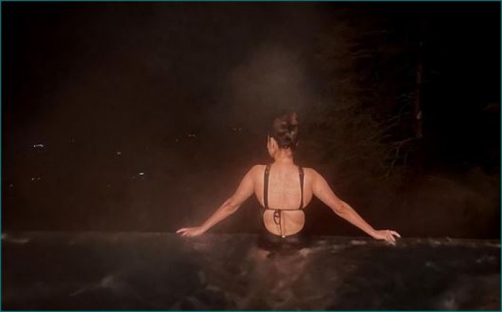 Ankita Lokhande set fire on Internet in black monokini in swimming pool