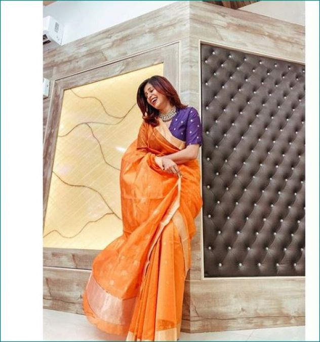 Kishwer Merchant in headlines for wearing saree incorrectly