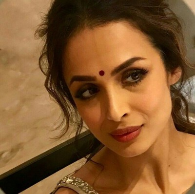 Malaika Arora grooves on Ram Chahe Leela on stage, Terence did this act