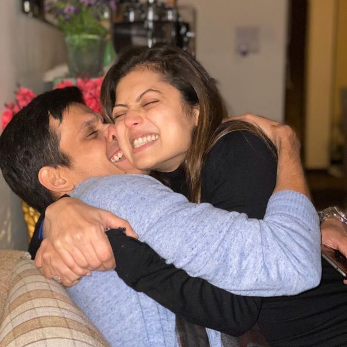 Drashti Dhami shared a special photo with her husband at the wedding anniversary
