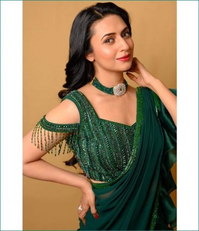 Divyanka Tripathi wore designer green saree at Dadasaheb Phalke Award 2020