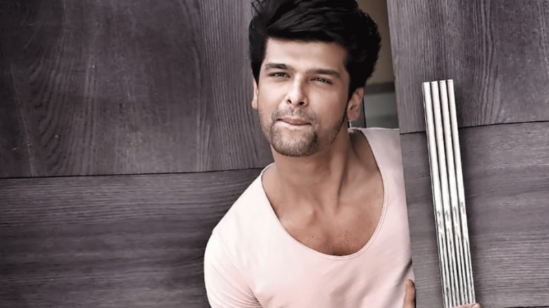 Kushal Tandon opens new restaurant, famous TV star joins party