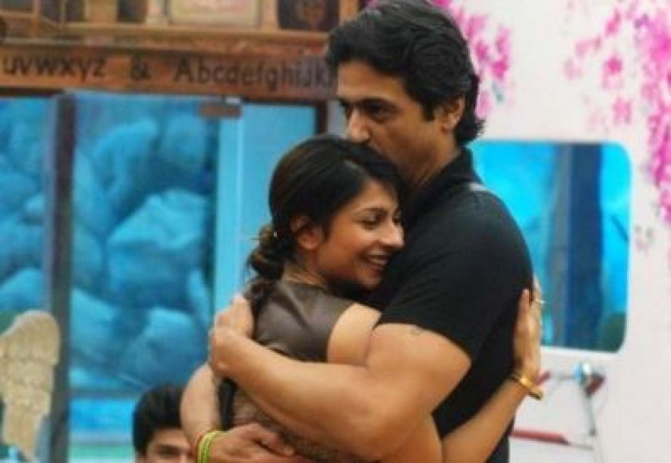 Know the couples who fell in love with Bigboss's house