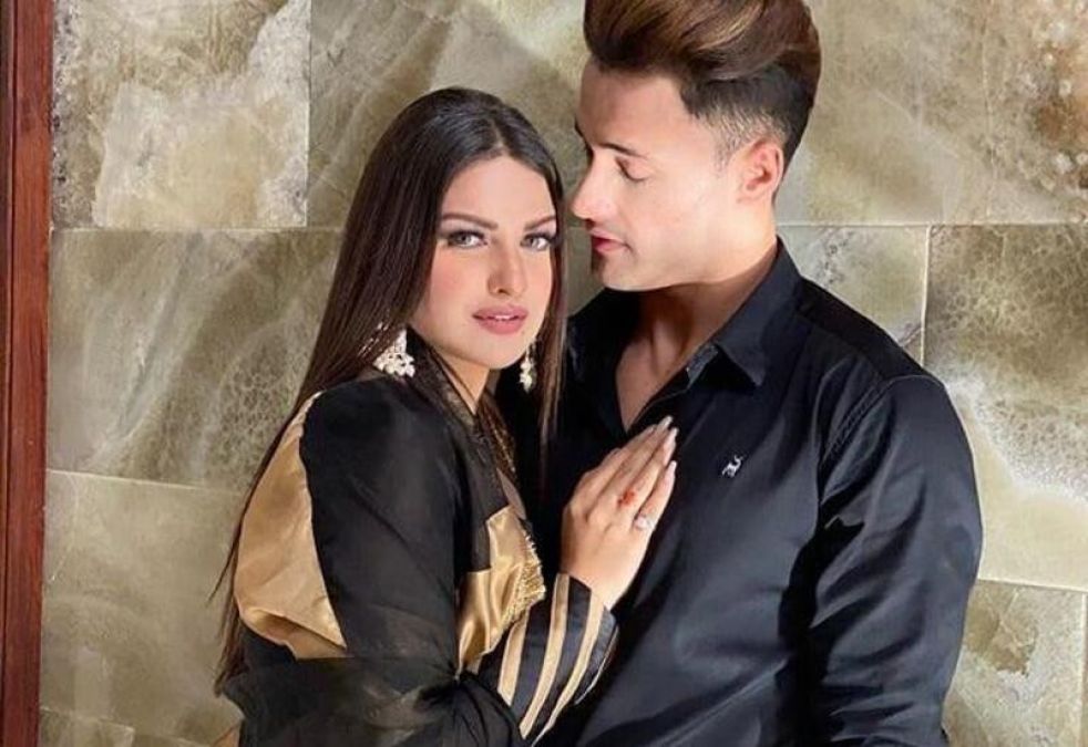 Asim Riaz shares a beautiful picture, Himanshi Khurana made fun comments