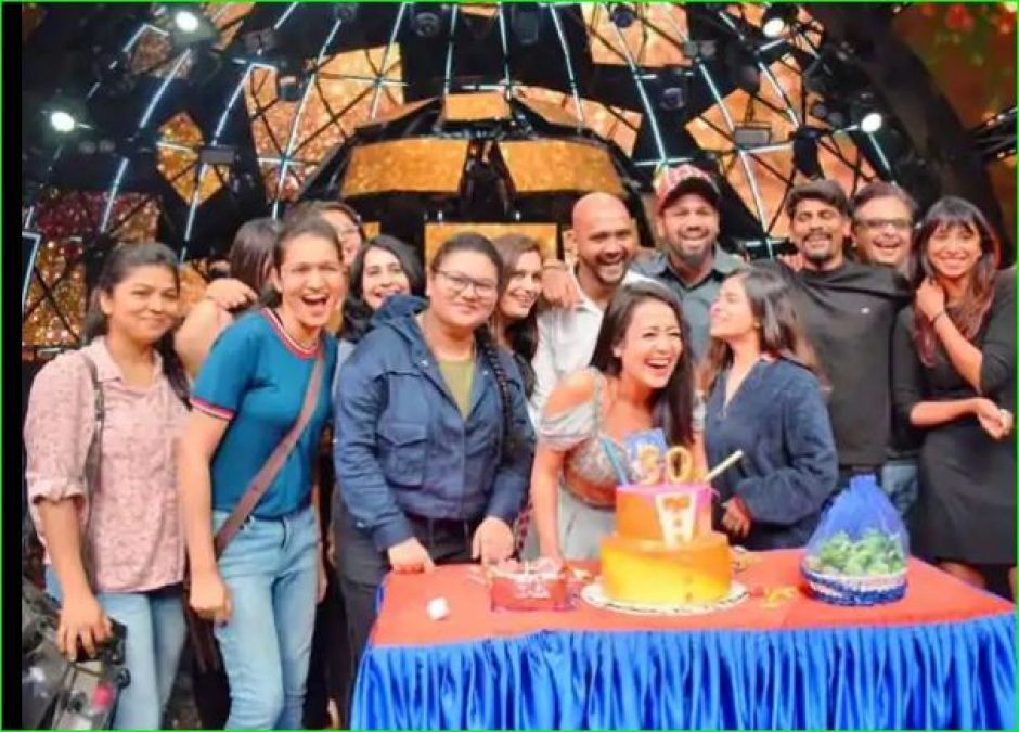 Neha cut cake on the sets of Indian Idol 11, check out 'happy' photos here