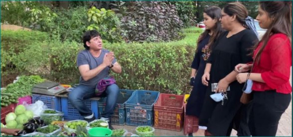 Comedian Sudesh Lehri seen selling vegetables, video goes viral