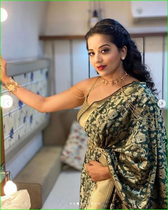 Monalisa looks very attractive in saree, see photos here | NewsTrack ...