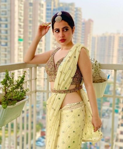 Urfi Javed's saree look robbed the hearts of fans, seeing the pictures, users said - ''Bijalee gira dee...