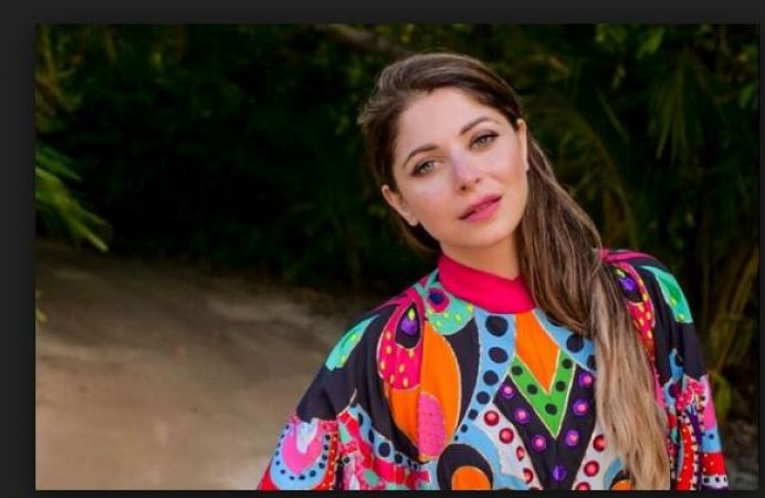 Kanika Kapoor is absolutely fine, reports of her sickness turned out to be wrong