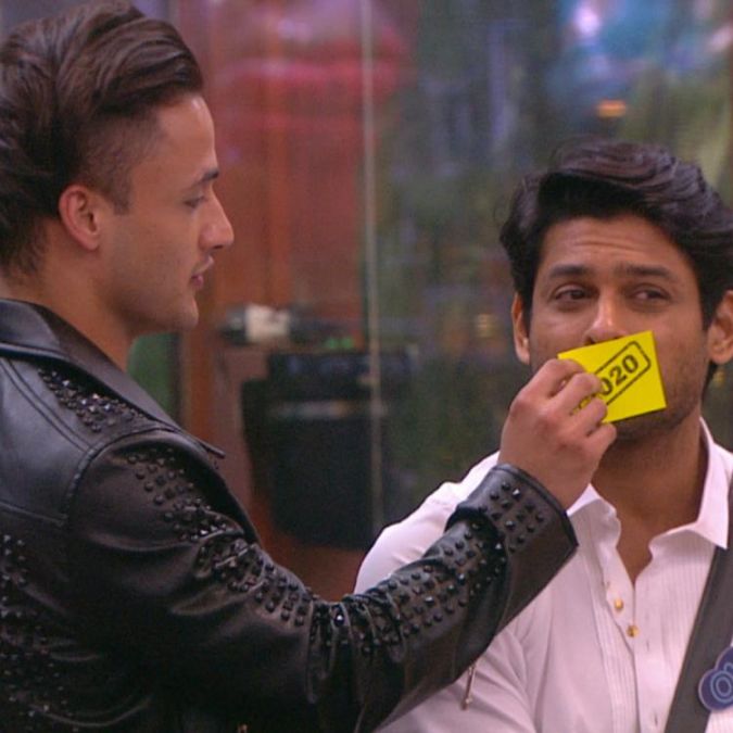 BB 13: This reaction of Asim Riaz's father came after Siddharth abused him