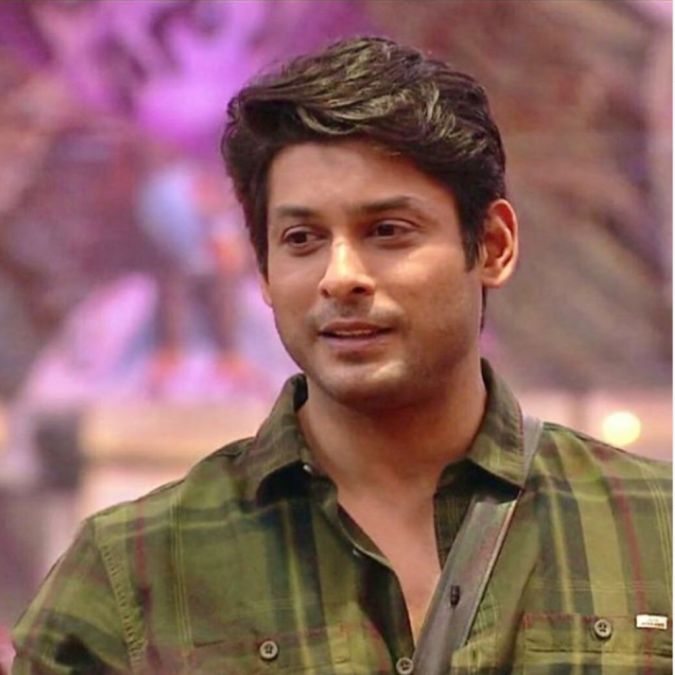 BB13: Siddharth Shukla gets emotional after seeing his mother, introduced Rashmi Desai and said this