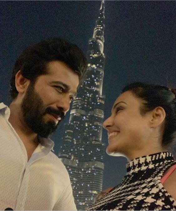 Kamya Punjabi is about to get married soon, shares glimpse of wedding card on social media