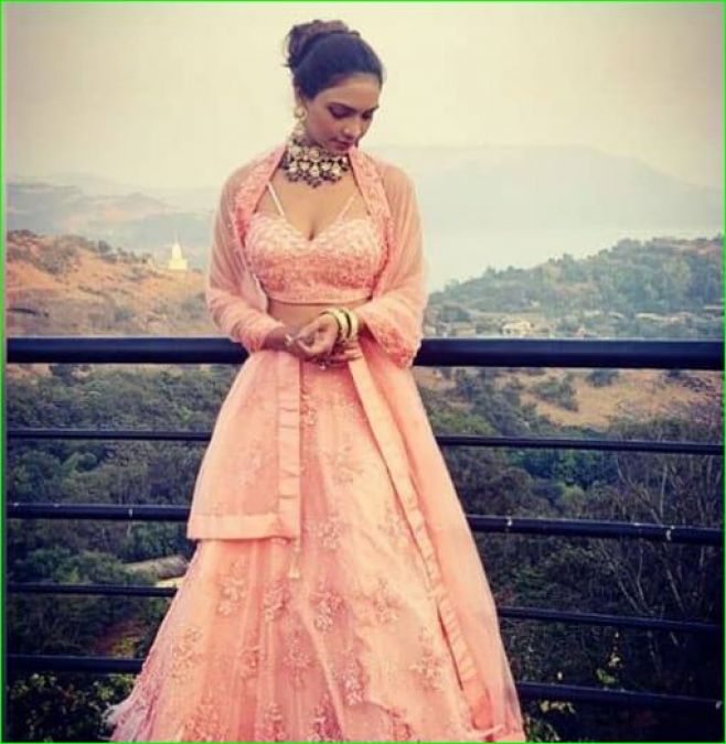 Pooja Banerjee's pictures from friend's wedding surfaced