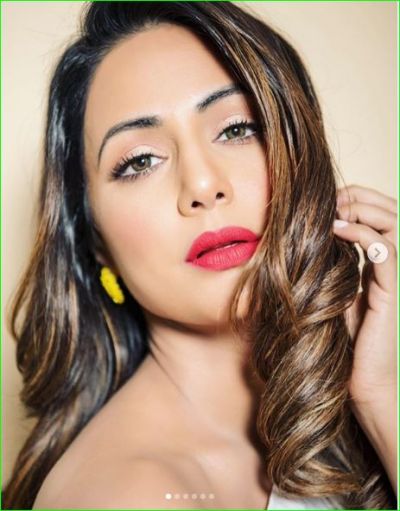 Hina Khan's new red lipstick is what you needed to look perfect