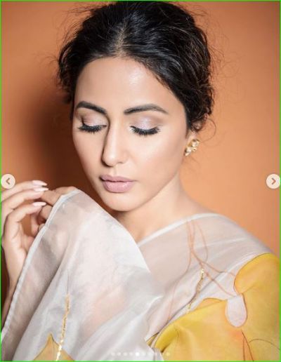 Hina Khan is stealing the hearts of the fans in velvet saree, shares stunning pictures