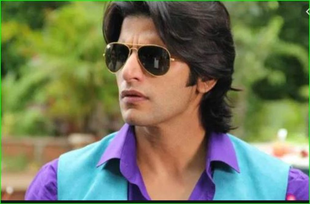 Karanvir Bohra going to Nepal without valid documents