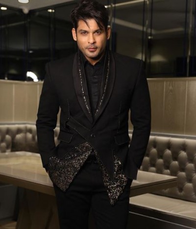 Siddharth Shukla gave surprise to his fans