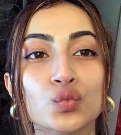 Fans praise no-makeup picture of actress Shweta Tiwari's daughter